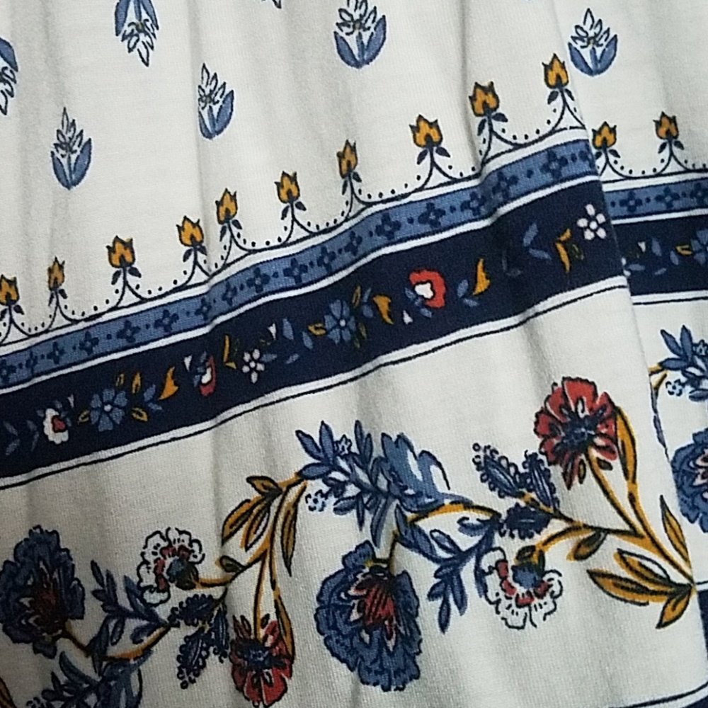 Old Navy Top - Picture 2 of 3